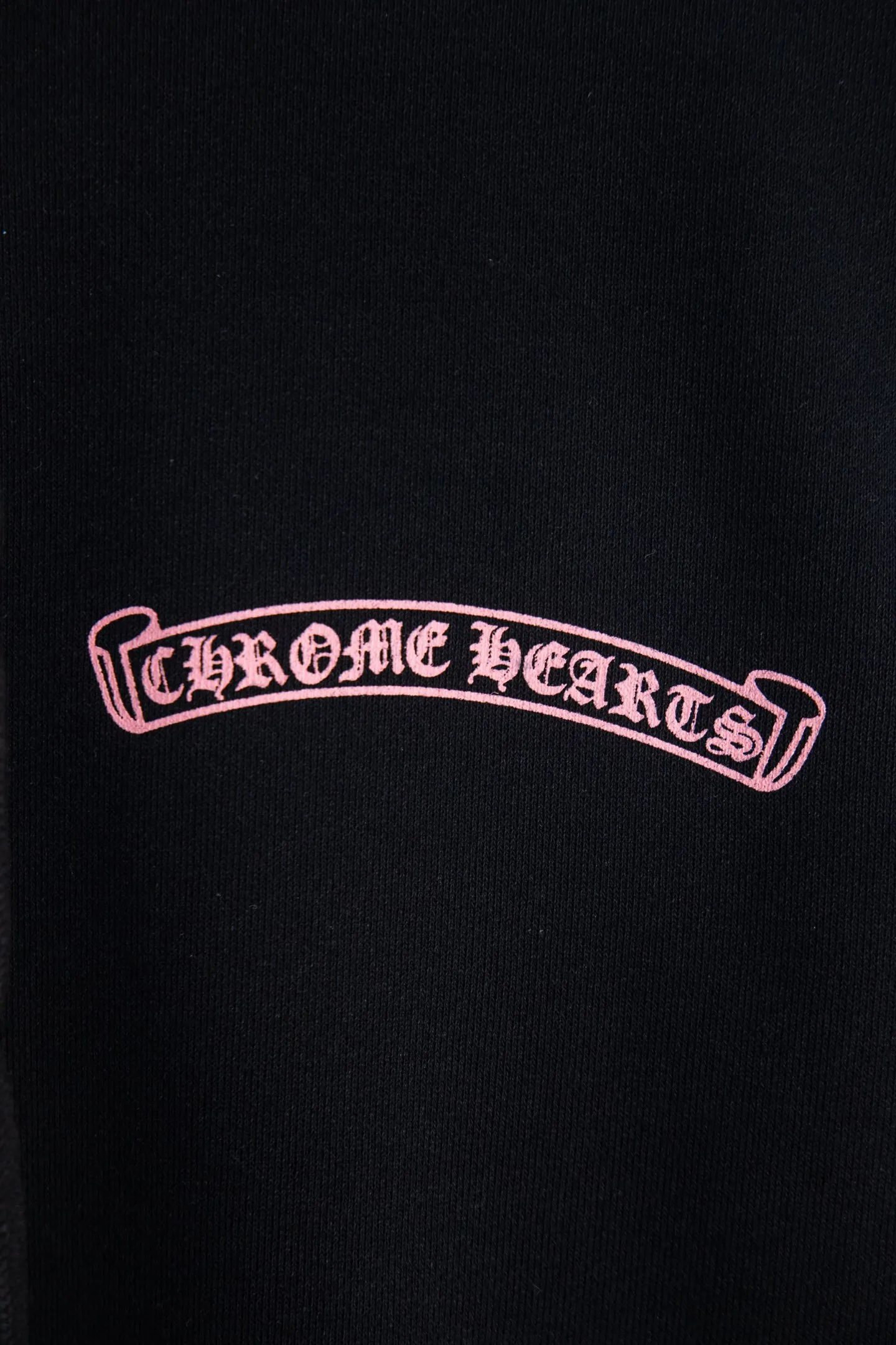 P280 Style number: Y265 Chrome Hearts Deadly Doll co-branded comic girl zipper long-sleeved hooded sweatshirt jacket. Heavy production. Scan the QR code to enter the official website in seconds. All customized originals are the same. Many details. What you see is what you get. Look for the exclusive background. Zhengerbajing 500g pure cotton large terry fabric. All fabrics have been shrunk in advance. Quality first. What you see is what you get. The pattern will not change after one wash. Distinguish some disposable clothes in the market. Three standards The packaging is complete, all original versions are restored and customized, the same style for men and women is versatile, a more classic version, the version is very unique, hangtag, hanging particles, washed, packaging bag, full set of accessories, very good appearance, super exquisite workmanship, color: black, size: S-XL
